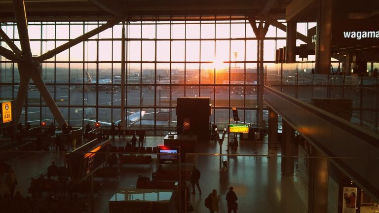10 tajných tipů, jak úspěšně vybalit na vídeňském letišti