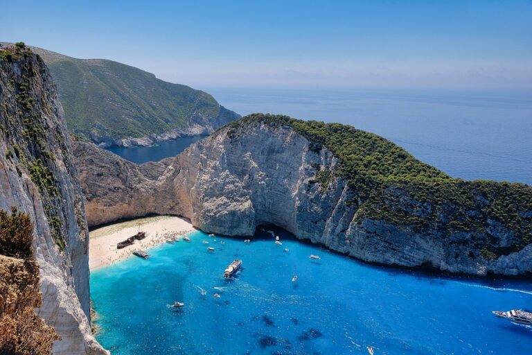 10 nezbytných věcí, které byste měli zabalit na dovolenou do Řecka