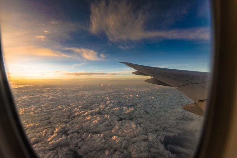 Jak levněji létat? 7 osvědčených triků pro nalezení levných letenek do celého světa!