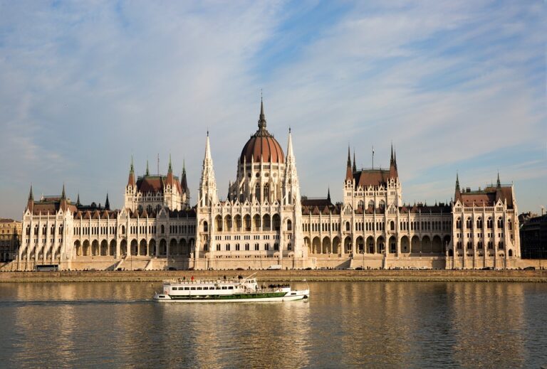 10 nejúchvatnějších vyhlídek v Budapešti, které vás dostanou do varu!
