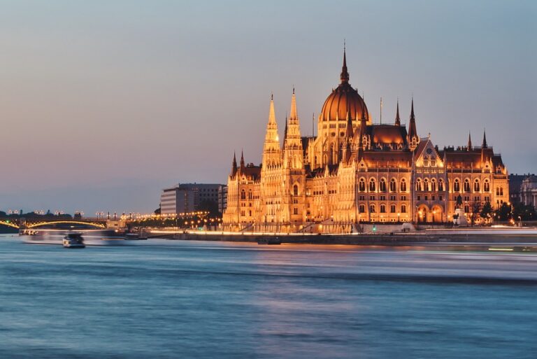 10 romantických míst v Maďarsku, která musíte navštívit s partnerem tento víkend!