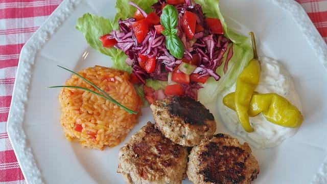 Tzatziki jako‍ zdravá a osvěžující příloha k masovým pokrmům