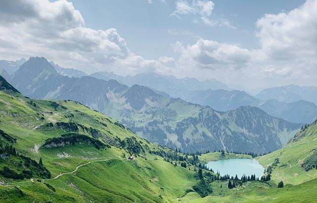 Alpy Itálie vs Rakousko: Které hory vybrat pro lyžování
