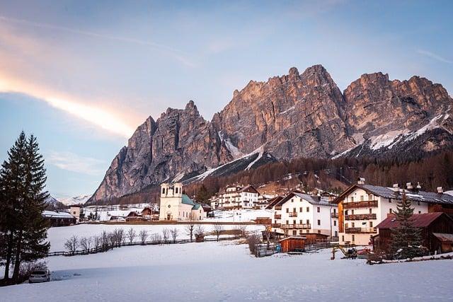 Proč je Cortina d'Ampezzo pravým rájem pro milovníky lyžování a elegance