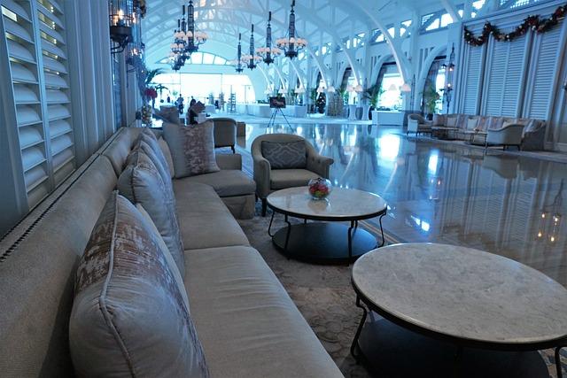 Luxusní nákupy: Módní butiky a butiky s místními produkty