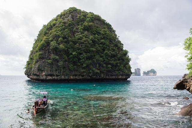 Jak vybrat mezi Phuketem a Krabi pro svou ideální dovolenou?
