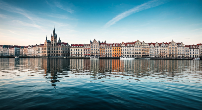 Jak volat do Polska: Jednoduchý návod na mezinárodní hovory! | 2026