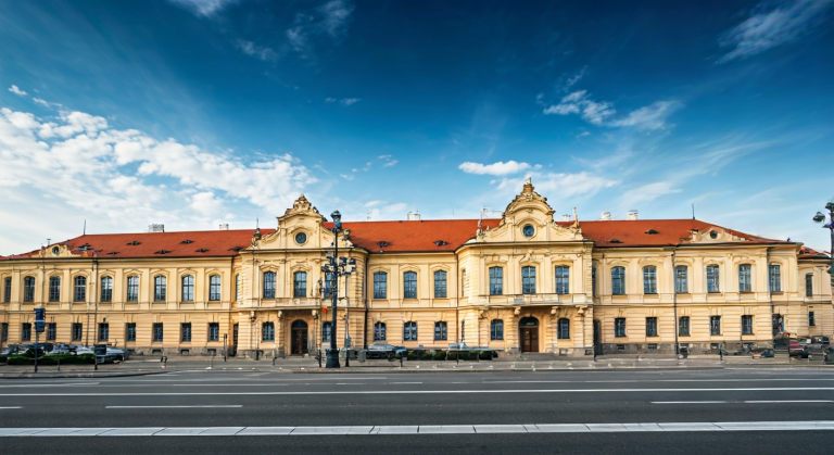 Zajímá vás, kde parkovat u Svinova Nádraží? Tady je jednoduchý tip pro vás! | 2026 9 Zajímá vás, kde parkovat u Svinova Nádraží? Tady je jednoduchý tip pro vás! | 2026